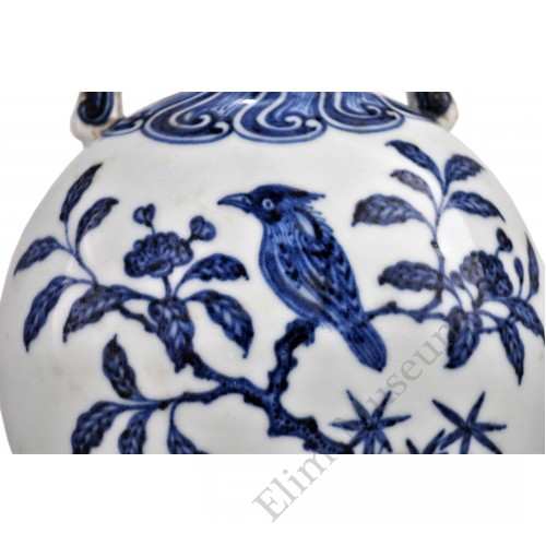 1435 A B&W Ming Xuan-De flask vase with  bird and flower